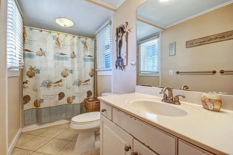 Bathroom 3, Rustic Ocean Front Cottage by RedAwning, Nassau