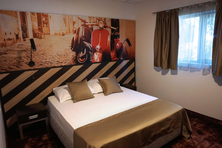 Bedroom 2, Hotel Ihtiman, Ihtiman
