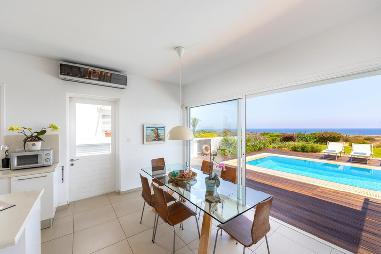 Room 5, Protaras Seafront Villa Alia