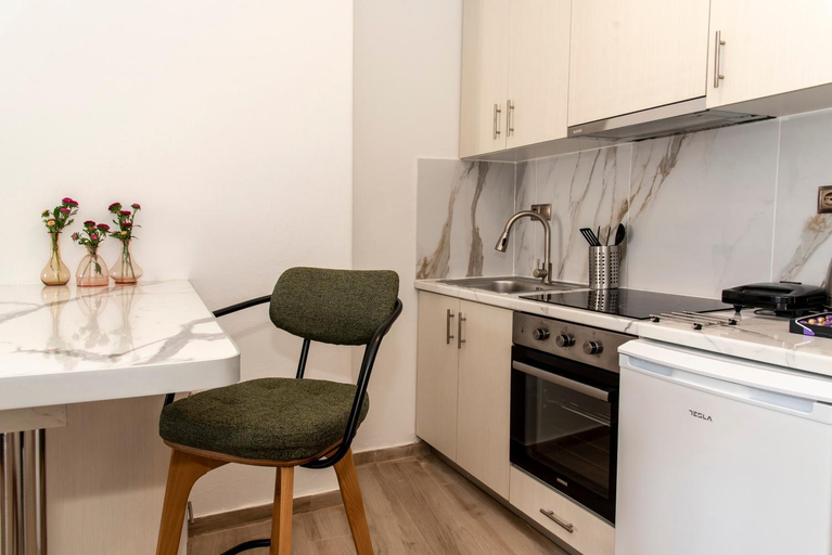 Kitchen 5, Αthens Black & White Escape, Attica