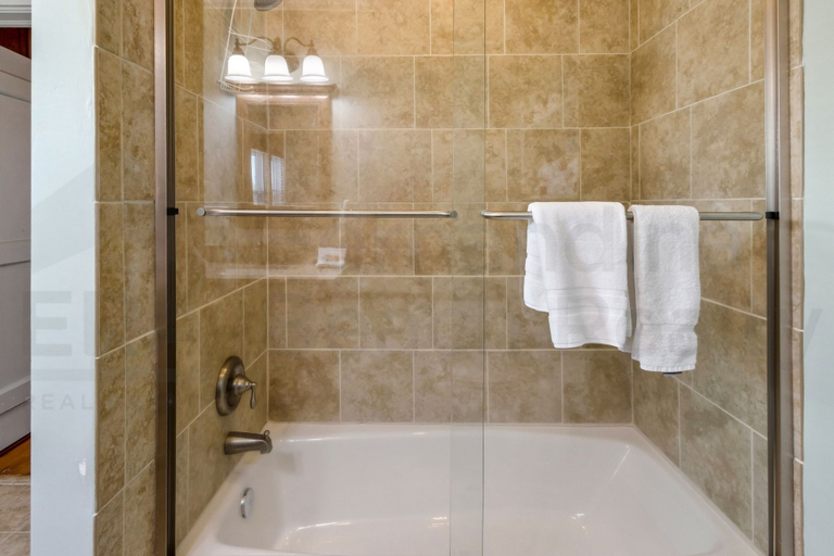 Bathroom 3, Charming Oceanfront Beach House by RedAwning, Nassau
