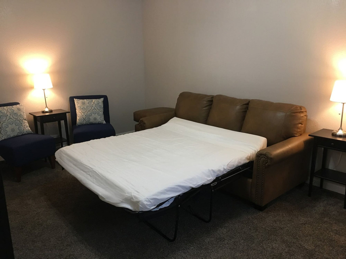 Bedroom 4, Windsor Park Pad apt 2 min to Mass Ave With AC, Indianapolis
