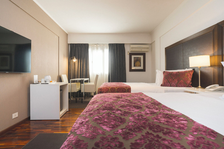 Bedroom 4, Hotel Tolosa, Biedma