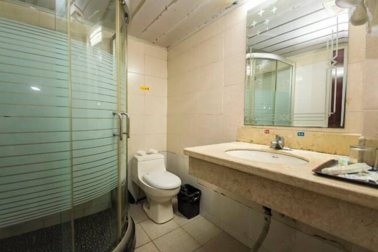 Bathroom 4, Jincheng Hotel, Zhoushan