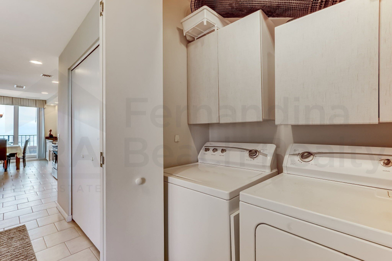 Bathroom 4, Spacious Oceanfront Penthouse Villa by RedAwning, Nassau