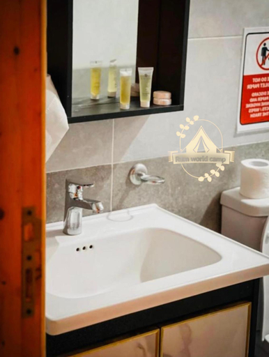 Bathroom, RUM WORLD BUBBLE lUXURY CAMP, Quaira