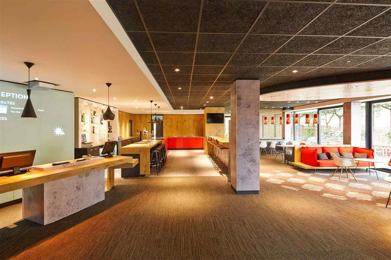 Public Area 3, ibis London Thurrock M25, Thurrock