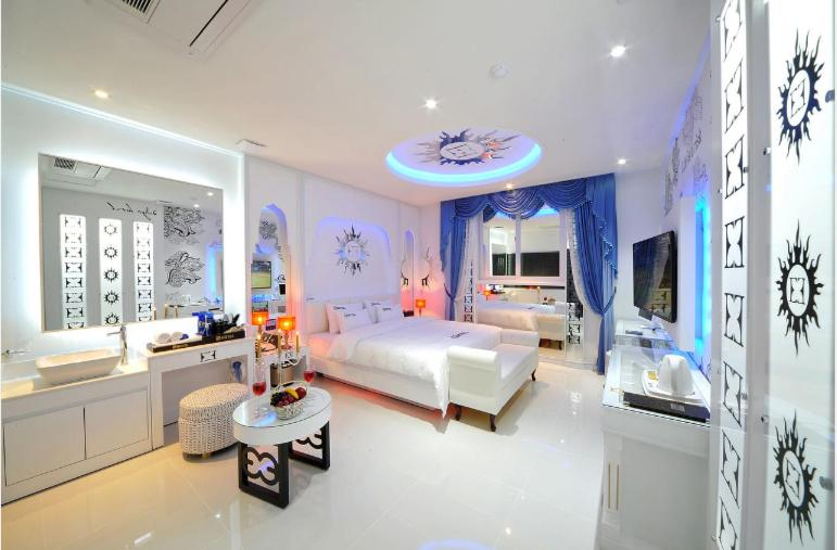 Bedroom 2, Luxury Hotel, Muan