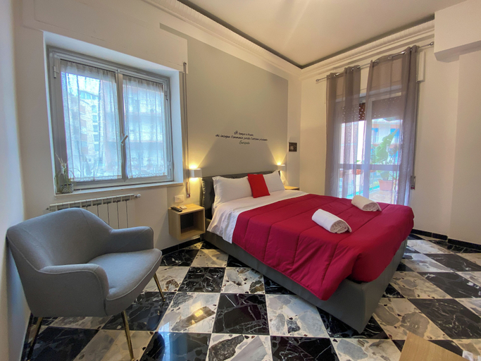 Bedroom 2, Al Teatro Greco, Syracuse