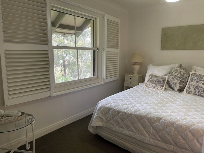 Bedroom, CYPRESS LAKES HUNTER VALLEY, Cessnock