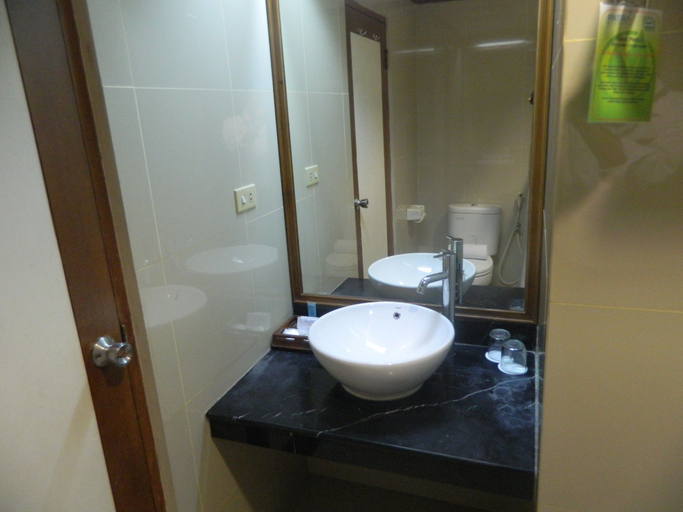 Bathroom 4, Patra Jakarta, Central Jakarta
