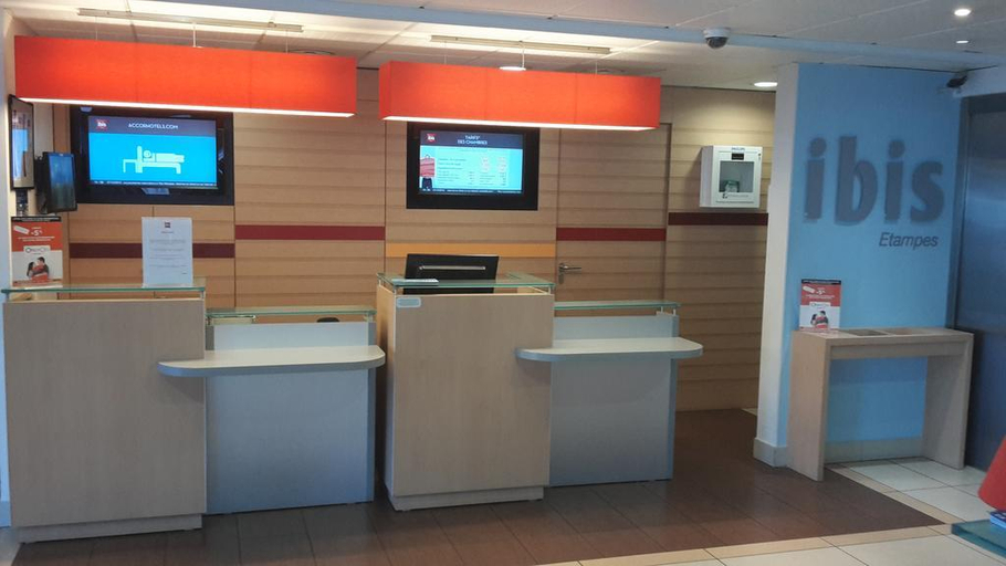 Public Area 3, ibis Etampes, Essonne