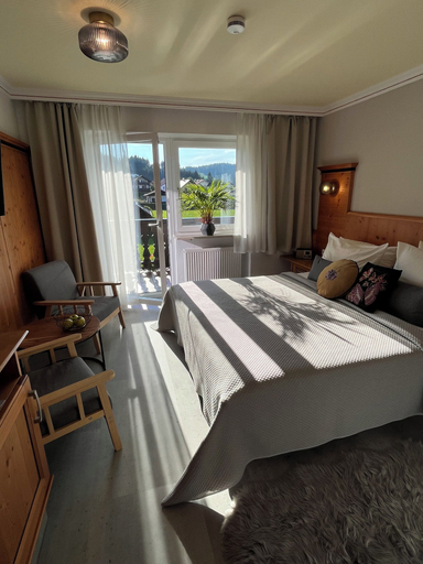 Bedroom 3, Hotel Sonnenhof, Regen