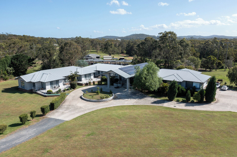 Exterior & Views 1, Lake Macquarie Manor, Lake Macquarie - West