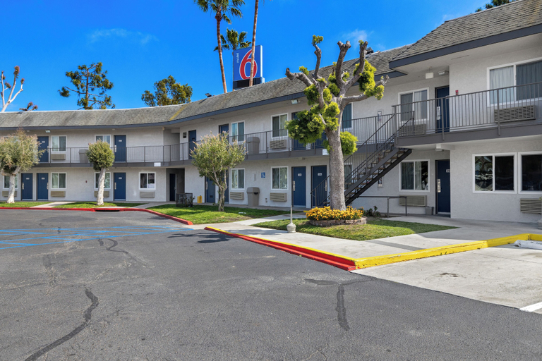 Exterior & Views 2, Motel 6 San Diego, CA - North, San Diego