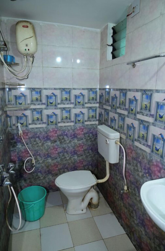 Bathroom, DhamStay Hotel Savashi Near Temple Puri, Puri
