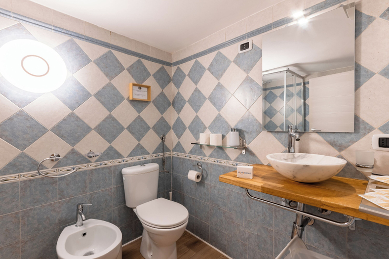 Bathroom 4, Fiera House in the City Center, Catania