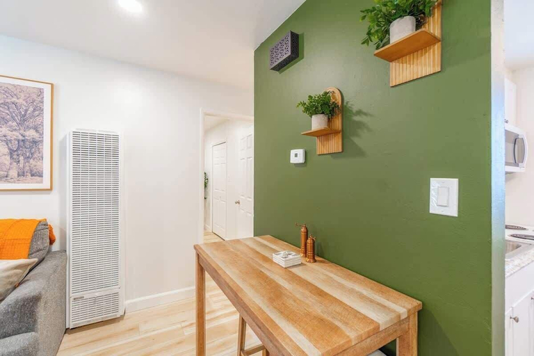 Others 4, Emerald Escape - UNR & Pet Friendly, Washoe