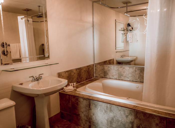 Bathroom 3, Auberge des 3 Canards, Charlevoix-Est