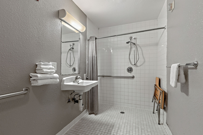 Bathroom 5, Motel 6 San Diego, CA - North, San Diego