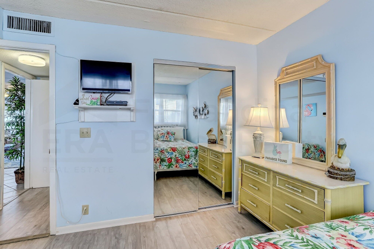 Others 4, Updated Condo Featuring Fresh Atlantic Breeze by RedAwning, Nassau
