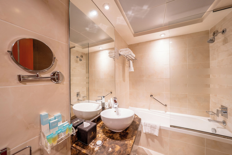 Bathroom 5, Landmark Grand Hotel, Dubai