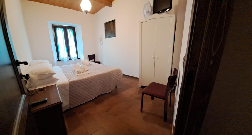 Others 4, B&B La Fonte, Ancona