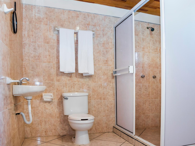 Bathroom 4, Paraje Santa Cruz, Bocoyna