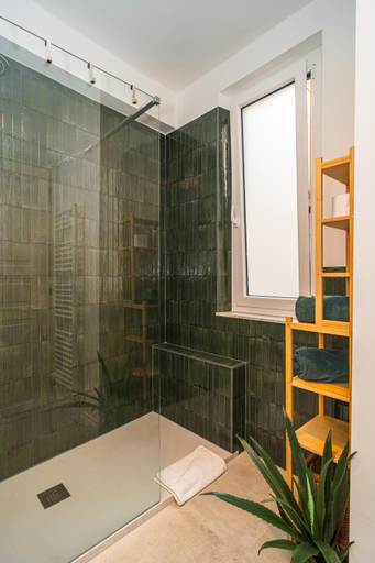 Bathroom 2, H H Moneglia il Vicolo, Genova