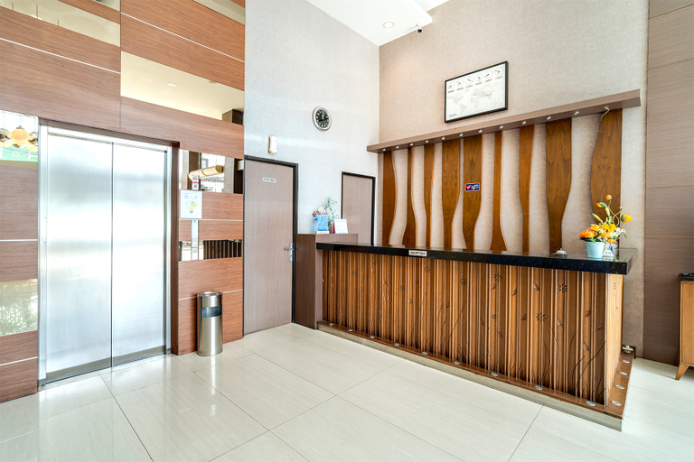 Public Area 2, Max Hotel Panakkukang Makassar By LIFE, Makassar