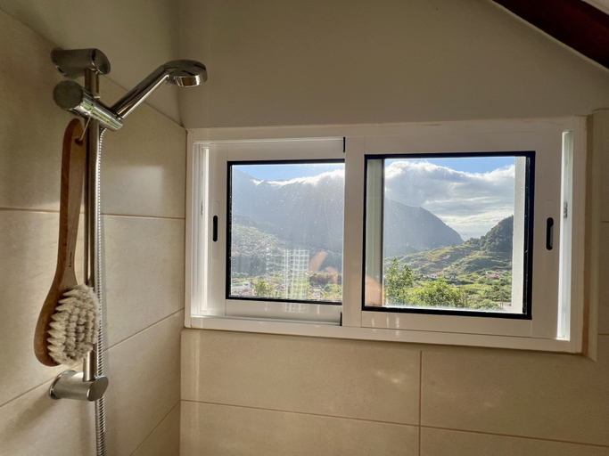 Room 3, Magical Mountain Retreat - Zembica by Atlantic Holiday, São Vicente