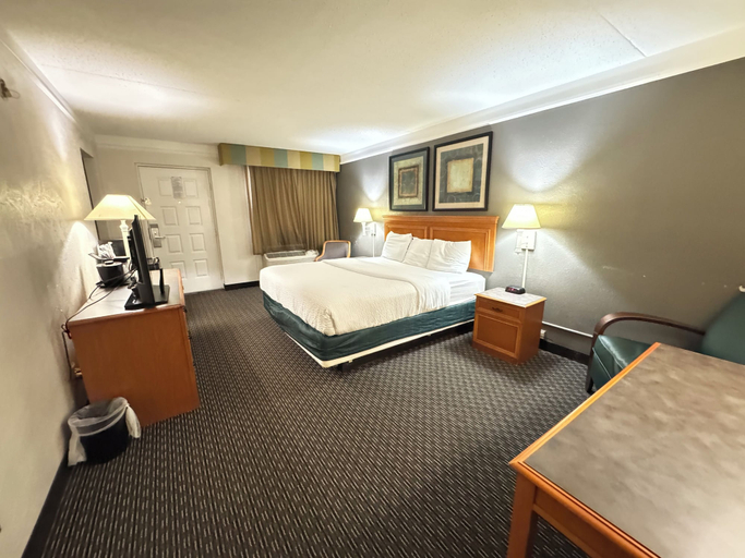 Bedroom 3, Rodeway Inn, Brazos