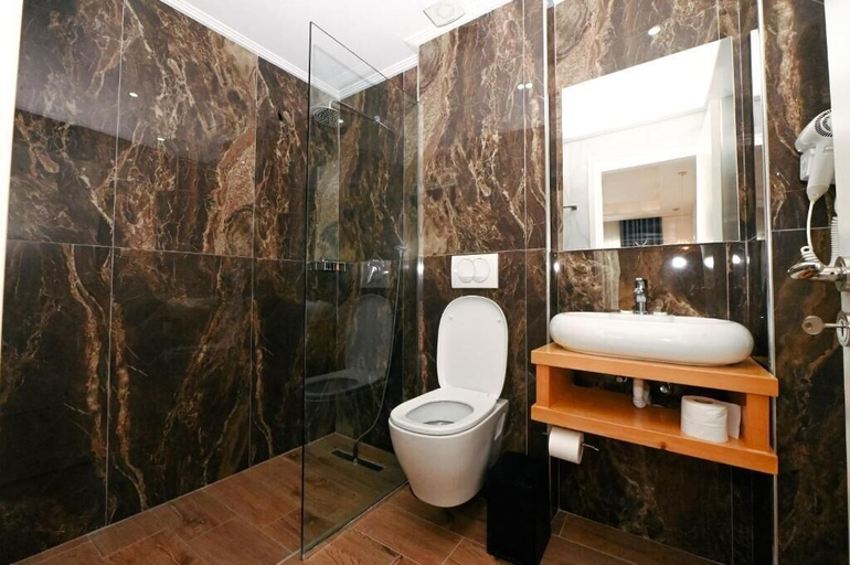 Bathroom 4, Bianco Hotel, Sarandës
