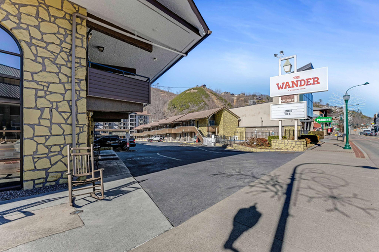 Others 3, The Wander Hotel, a Ramada by Wyndham, Sevier
