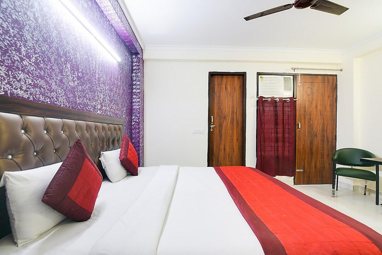 Bedroom 5, The River Front Hotel, Delhi