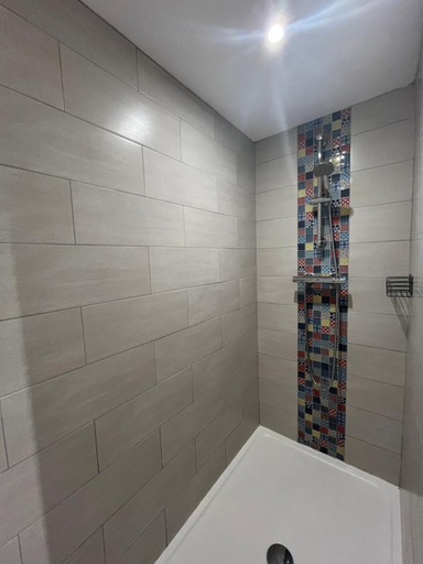 Bathroom 3, Au Petit Bignon, Vendée