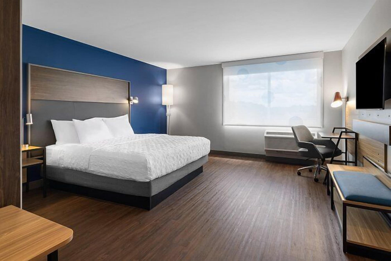 Bedroom 3, TRU by Hilton Perrysburg Toledo, OH, Wood