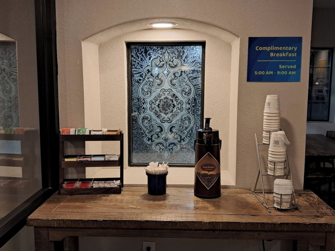 Food & Drinks 5, Days Inn by Wyndham Safford, AZ, Graham