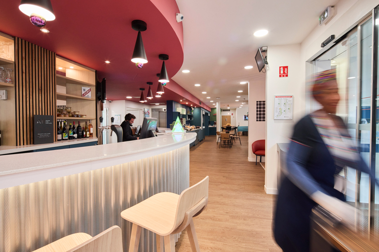 Public Area 3, ibis Styles Poissy Paris, Yvelines