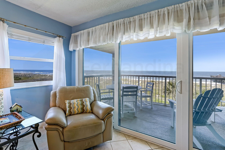 Others 5, Updated Condo Featuring Fresh Atlantic Breeze by RedAwning, Nassau