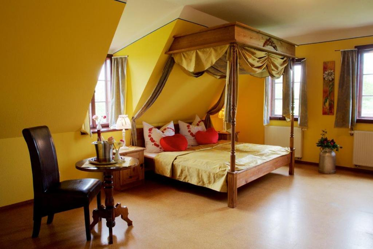 Bedroom 1, Rittergut Nickelsdorf, Saale-Holzland-Kreis