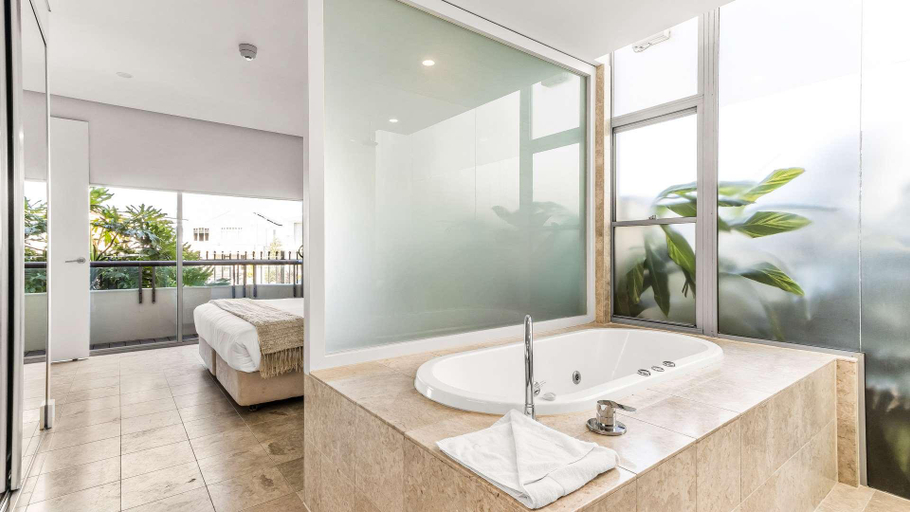 Bathroom 4, Oaks Casuarina Santai Resort, Tweed Heads