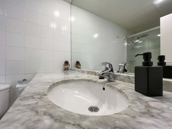 Bathroom 3, Stay Unique Apartments Pau Claris con piscina, Barcelona