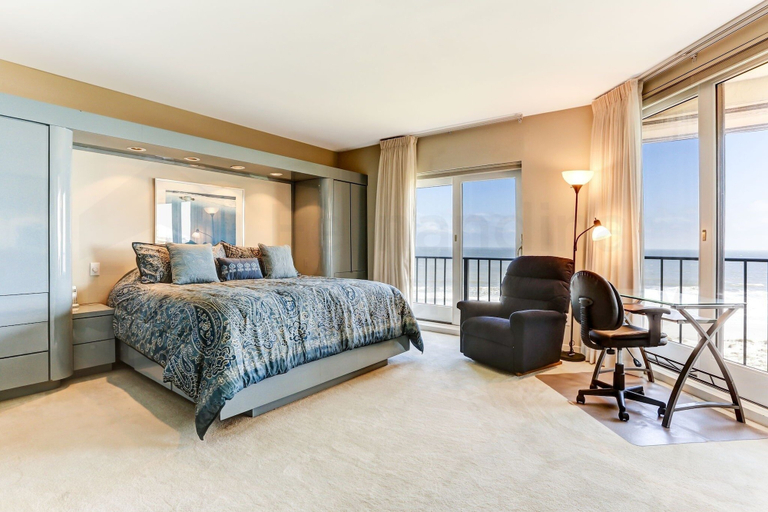 Bedroom 3, Spacious Oceanfront Penthouse Villa by RedAwning, Nassau