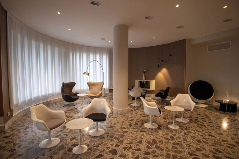 Others 5, Hotel Carosello, Salerno