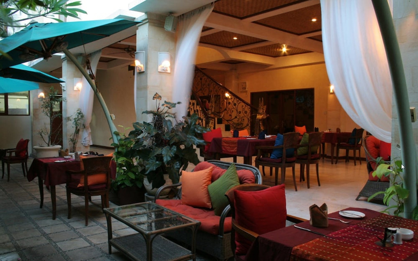 Food & Drinks 3, Emerald Villa, Denpasar