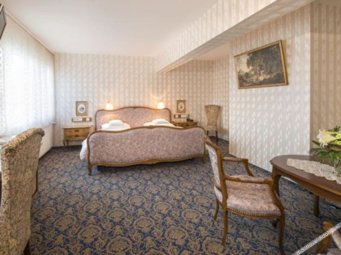Bedroom 2, TRIP INN Hotel Aschaffenburger Hof, Aschaffenburg