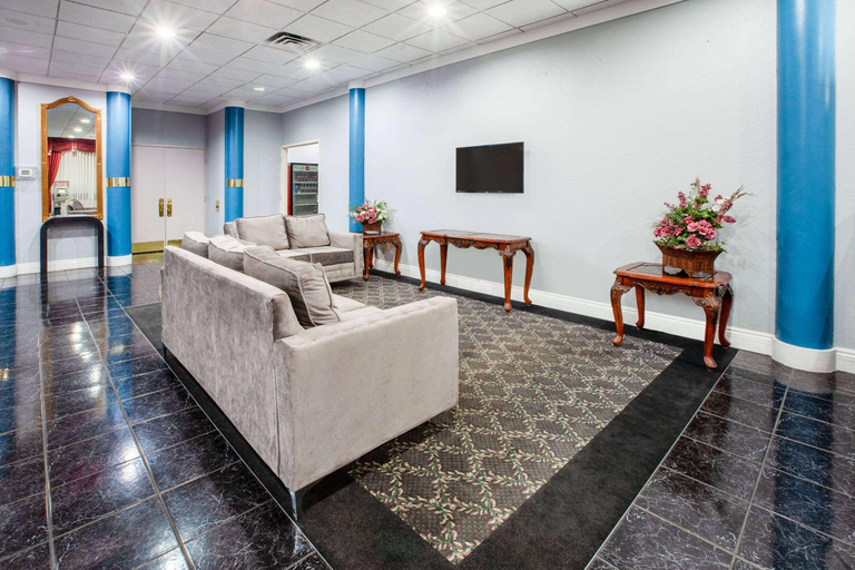 Public Area 3, Baymont by Wyndham Northwood, Wood