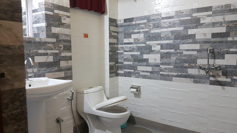 Bathroom 3, Takdah Heritage Bungalow no 10, Darjiling
