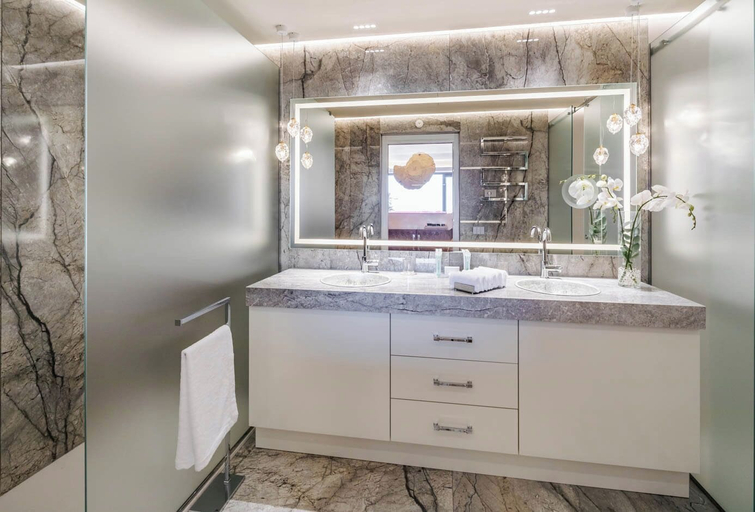 Bathroom 4